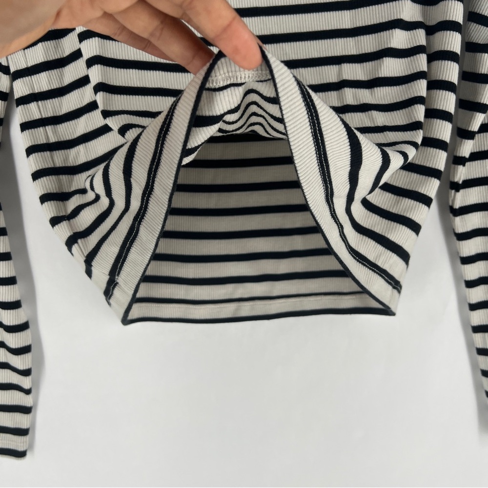American Eagle Ribbed Black & White Striped Off-Shoulder Long Sleeve Crop Top L - Picture 9 of 12